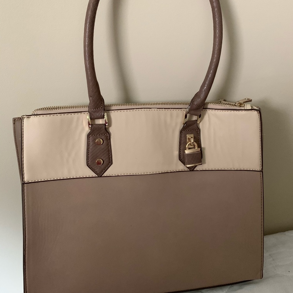 Purse - Picture 2 of 5